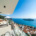 Lux Kalifa 5 Star Exquisite Residence